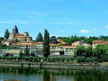 Logis L'estredelle Hotel 2*