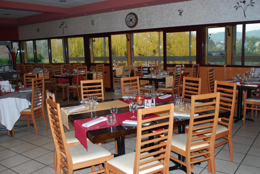 Hotel Logis L'estredelle 2*