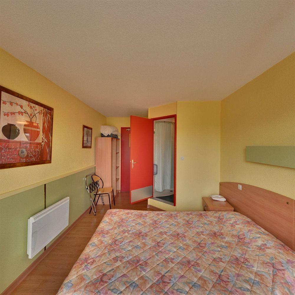 Logis L'estredelle Hotel