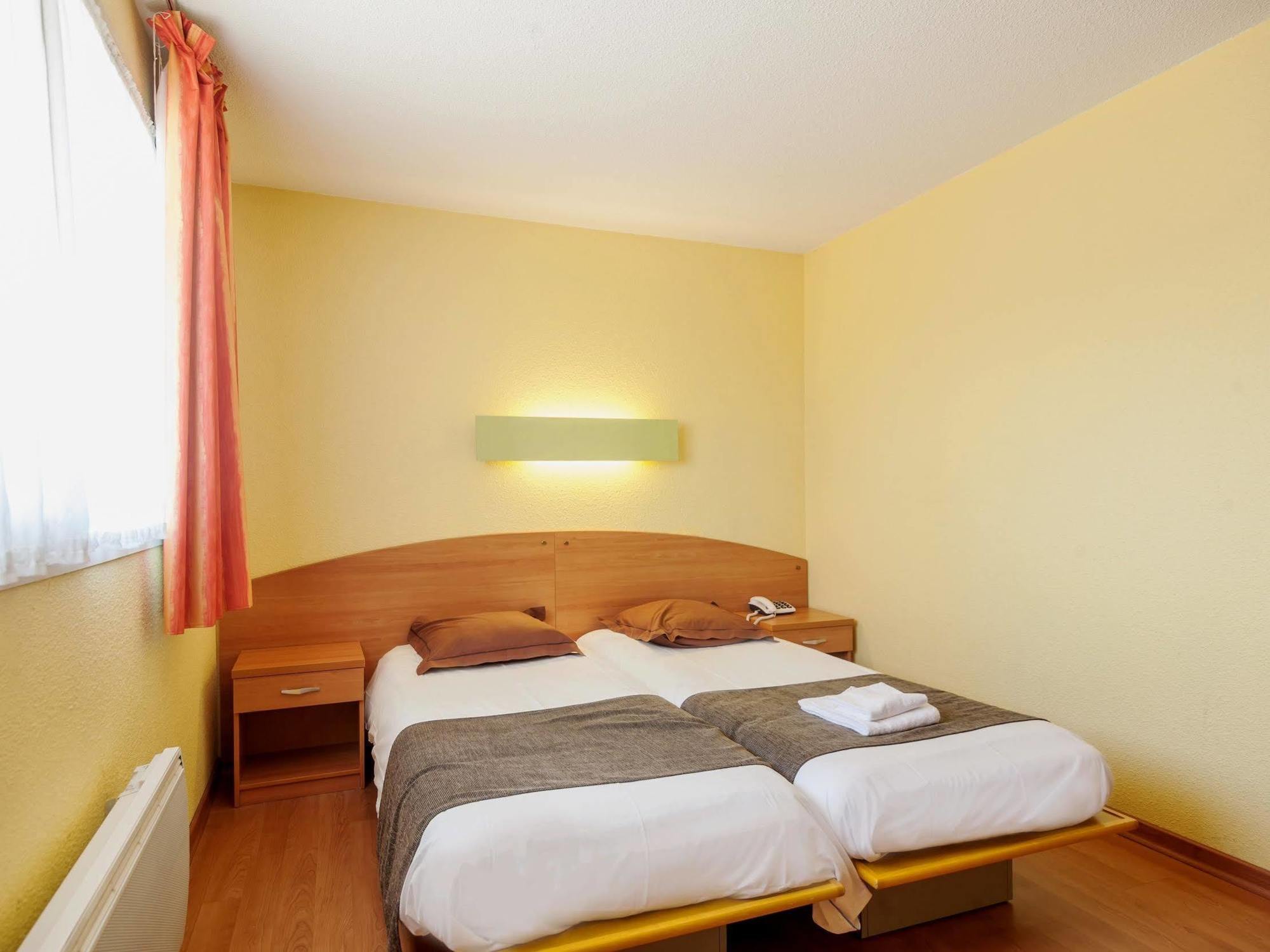 Hotel Logis L'estredelle Pont-du-Chateau