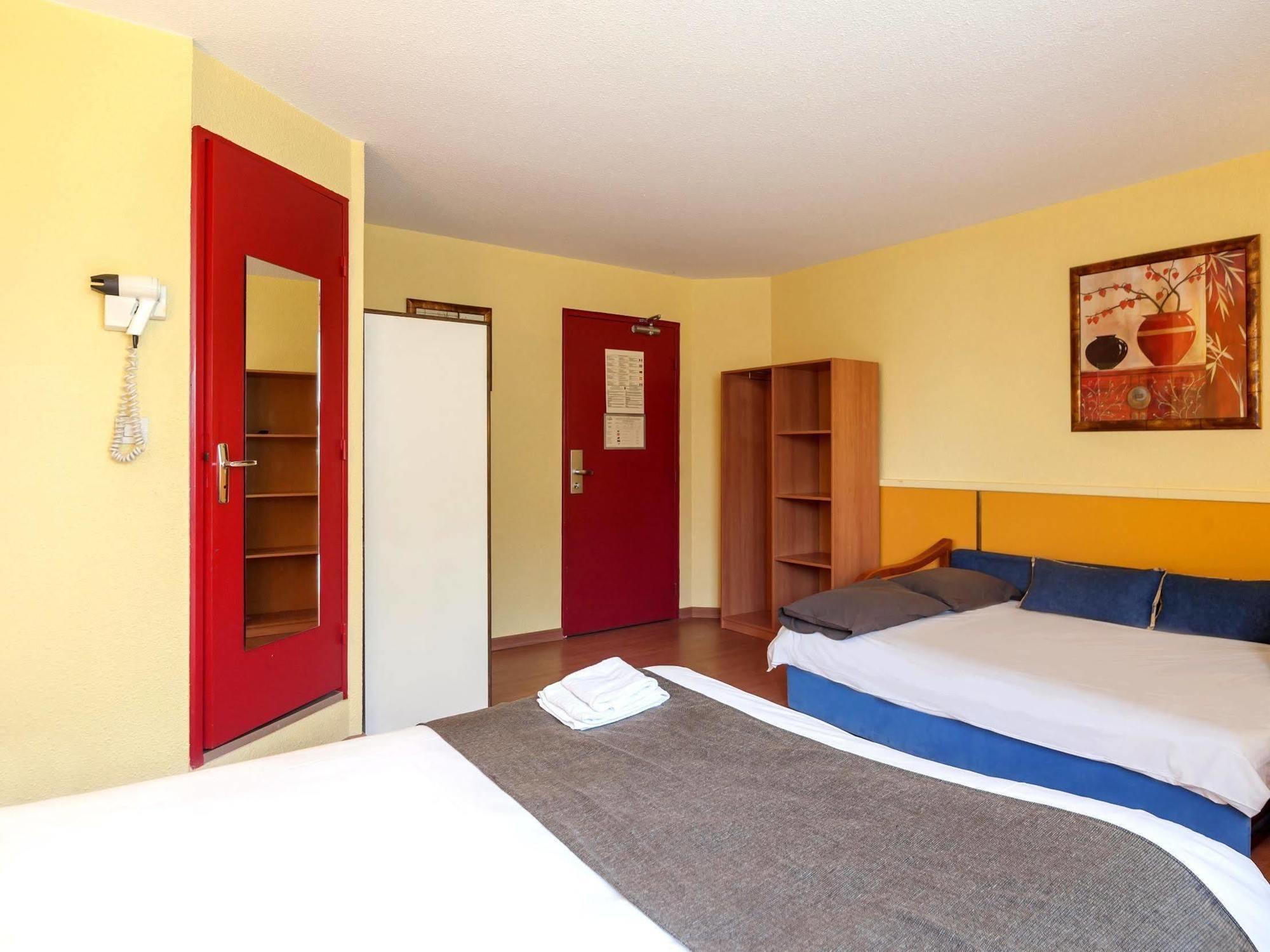 Hotel Logis L'estredelle Pont-du-Chateau