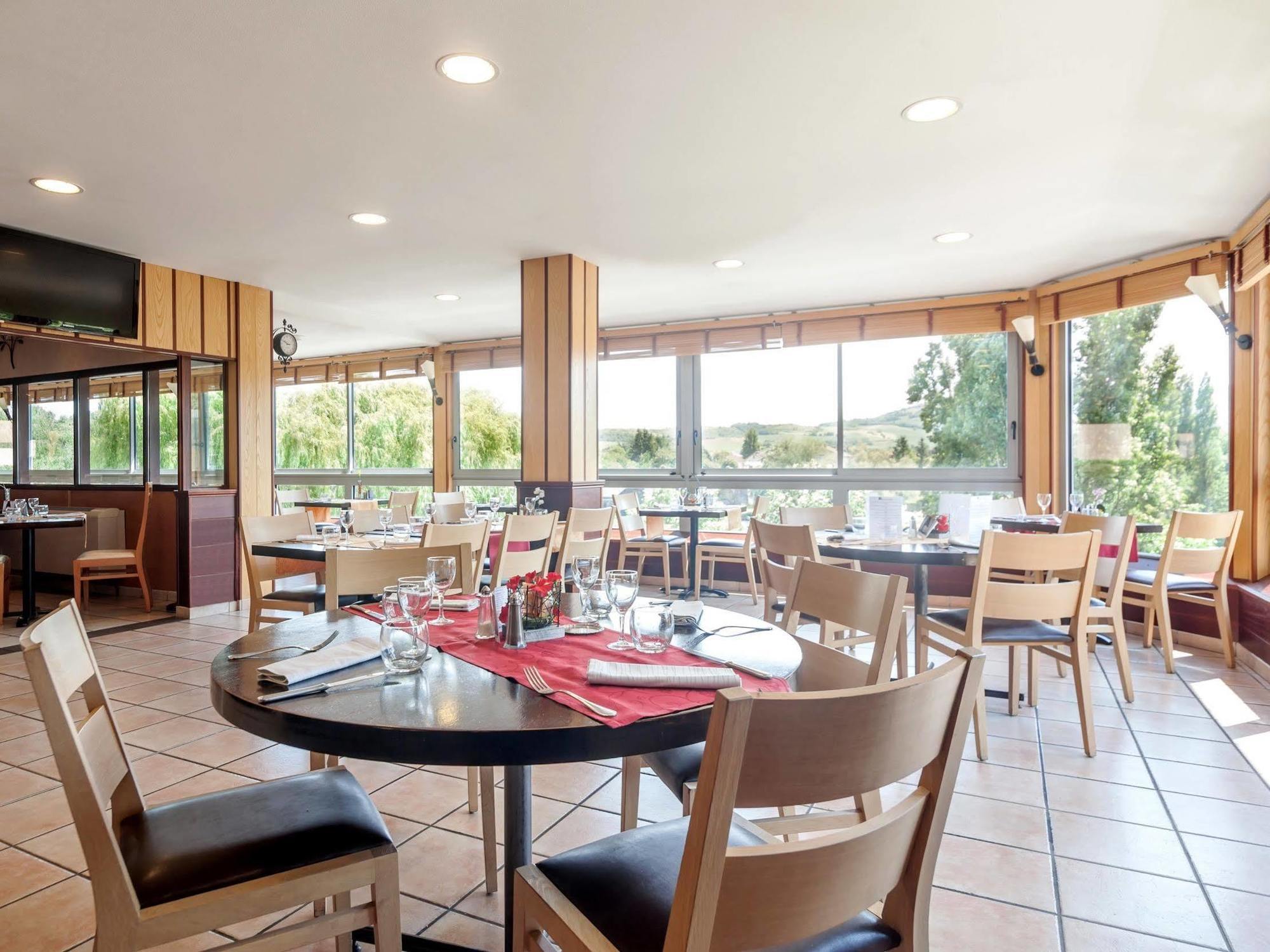 Logis L'estredelle Hotel 2*